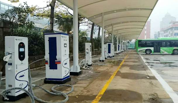 柳州恒達公交站充電站180kw直流四槍分體式項目案例